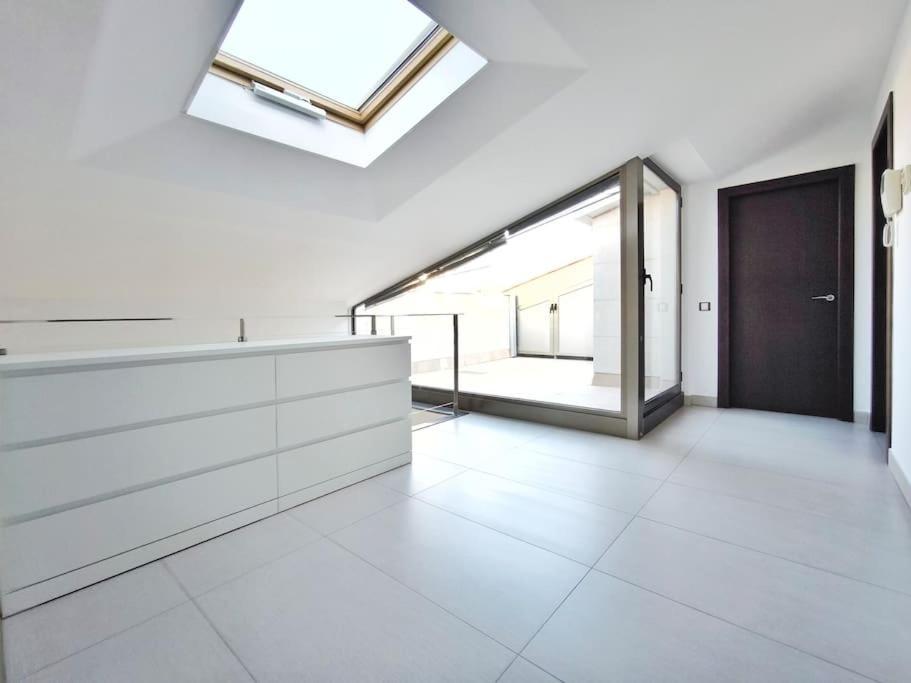 Moderno Apartamento Duplex En Terrassa Centro Exteriör bild
