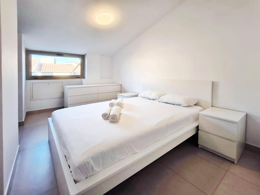 Moderno Apartamento Duplex En Terrassa Centro Exteriör bild