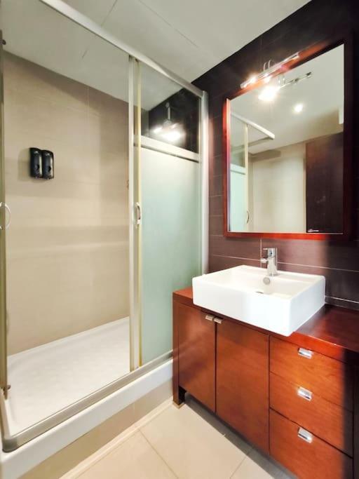 Moderno Apartamento Duplex En Terrassa Centro Exteriör bild