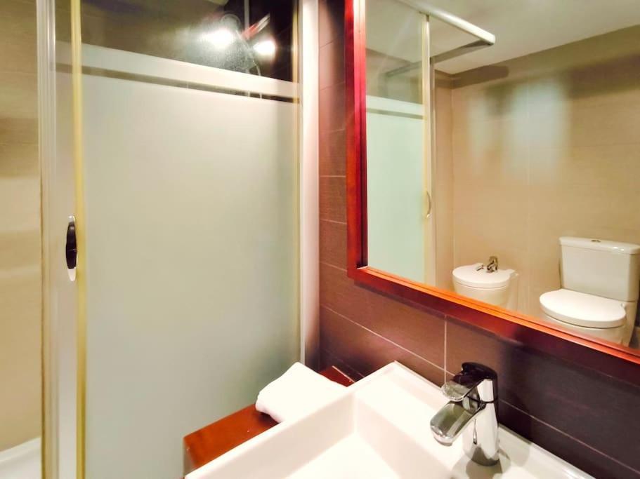 Moderno Apartamento Duplex En Terrassa Centro Exteriör bild