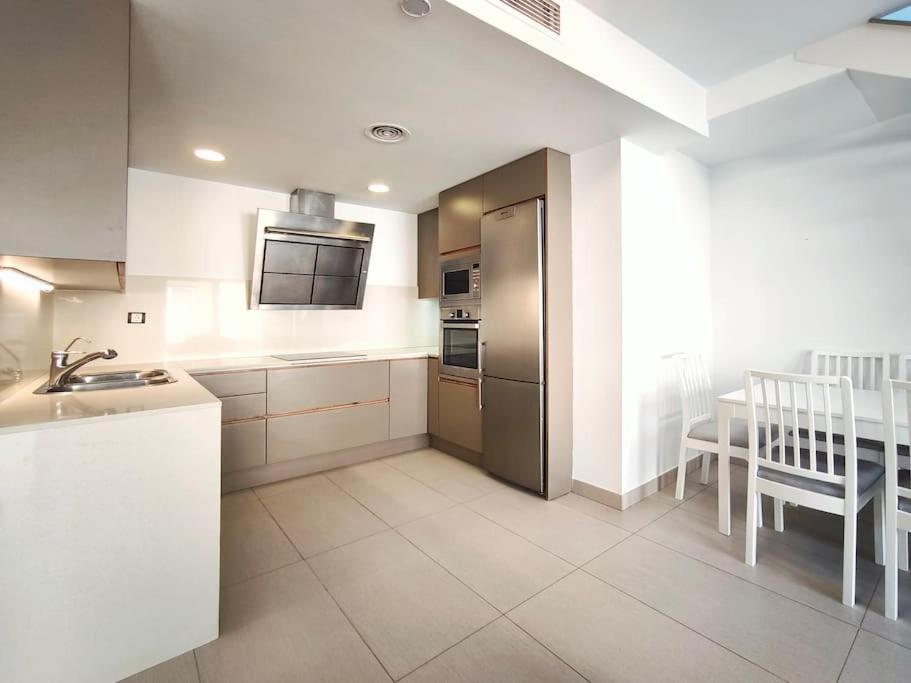 Moderno Apartamento Duplex En Terrassa Centro Exteriör bild