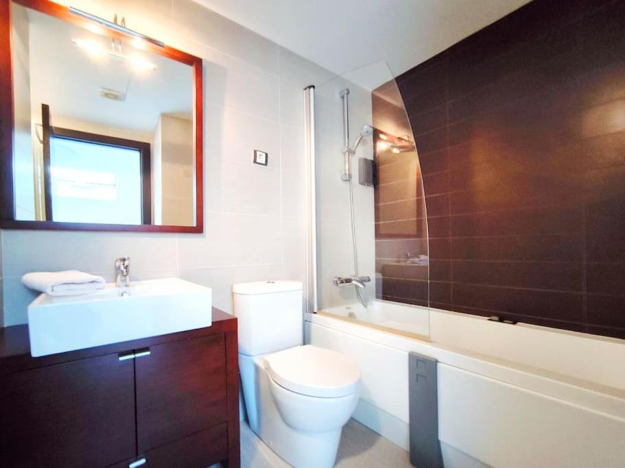 Moderno Apartamento Duplex En Terrassa Centro Exteriör bild