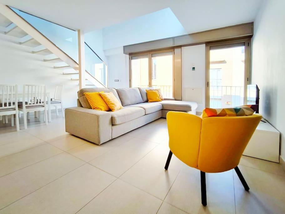 Moderno Apartamento Duplex En Terrassa Centro Exteriör bild